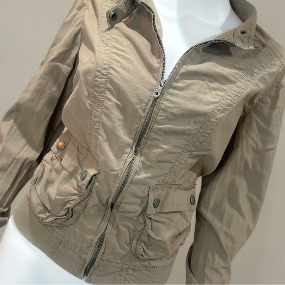 Old navy light weight utility jacket ❤️ - Picture 3 of 9